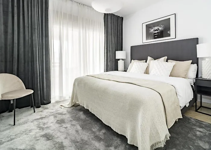 Djc - Modern 2 Bedroom Apartment Close To Beach