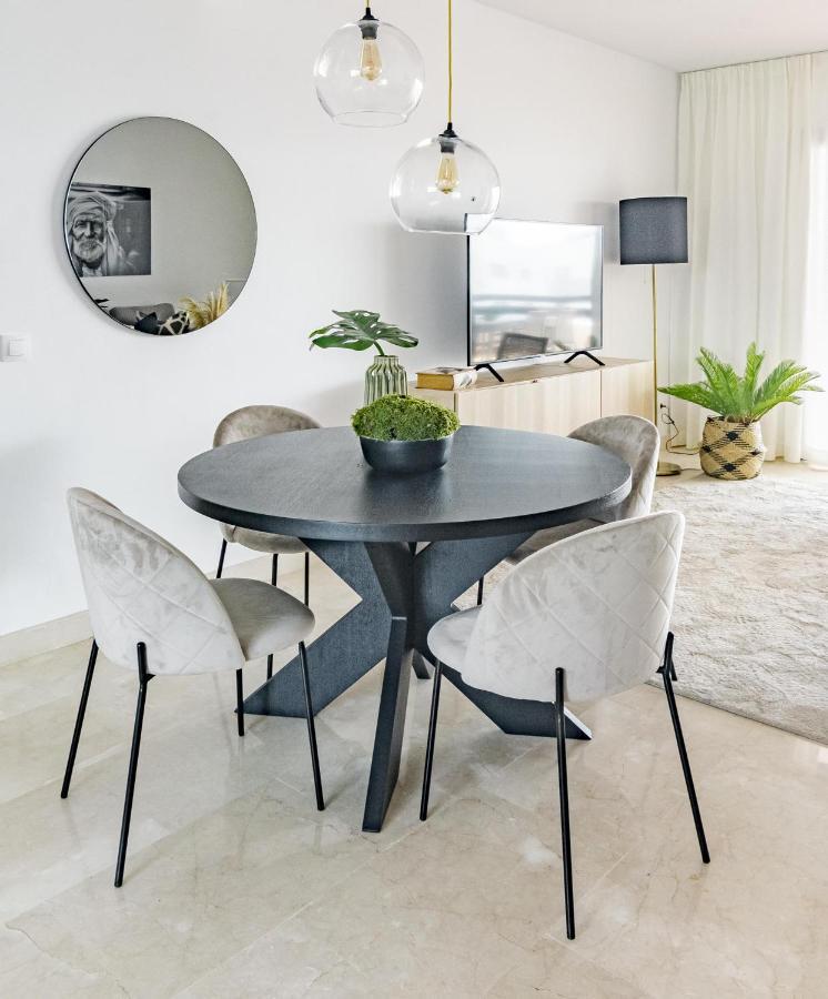 Djc - Modern 2 Bedroom Close To *